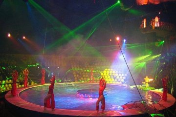 Цирковая арена "Ковер-лед-вода"