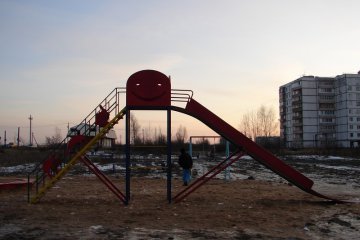 Горка металлическая уличная