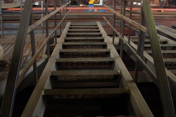 Металлические лестницы