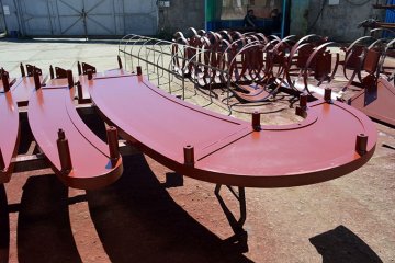 Металлические ступени для лестницы