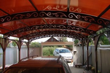 Перфорированный металлический навес