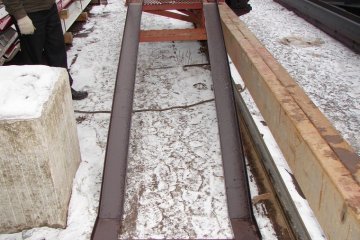 Устройство металлического пандуса