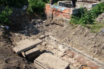 Устройство теплотрассы в лотках