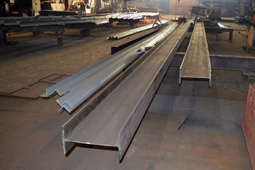 Балка стальная двутавровая