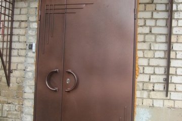 Дверь металлическая уличная