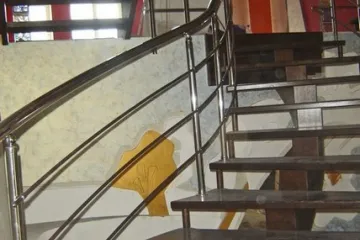 Лестница из металла